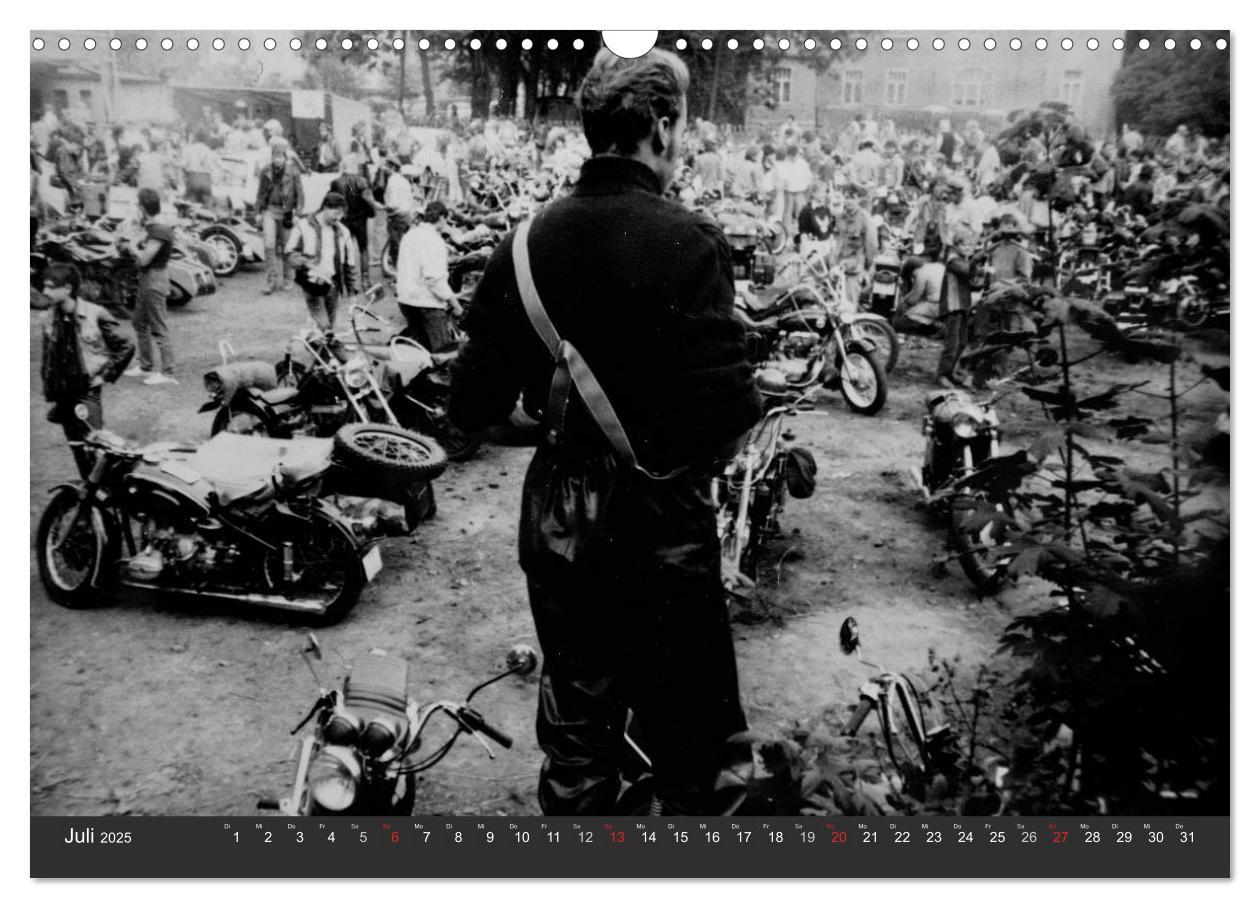 Bild: 9783435532087 | east Rider - Biker und Bikes aus der DDR (Wandkalender 2025 DIN A3...