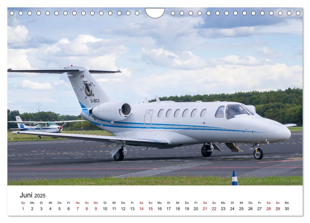 Bild: 9783457220283 | Die Welt der Privatjets (Wandkalender 2025 DIN A4 quer), CALVENDO...