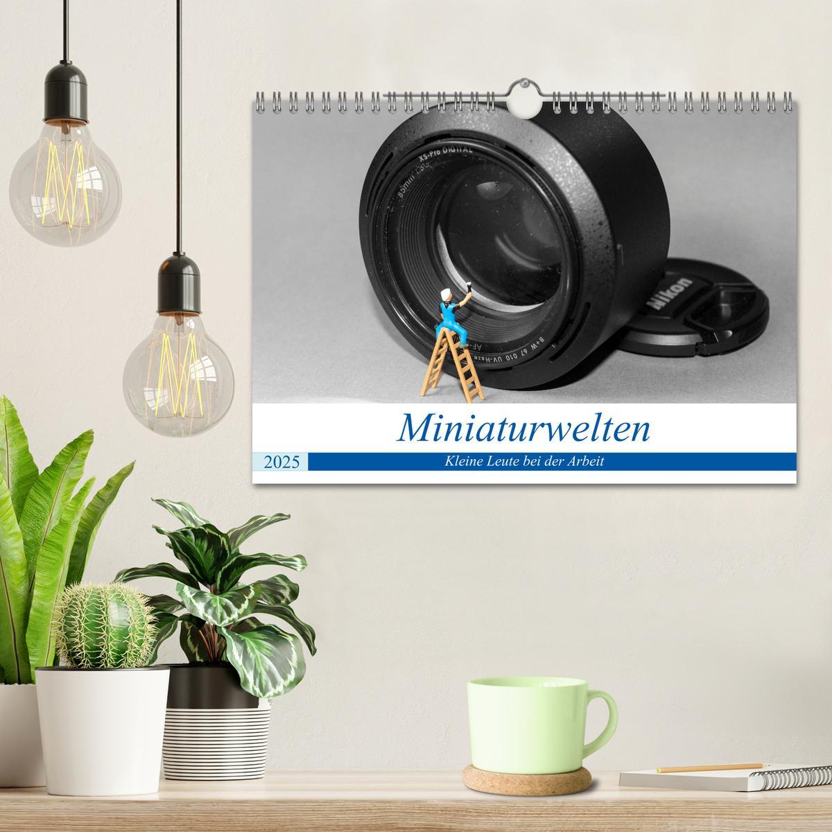 Bild: 9783435403806 | Miniaturwelten - Kleine Leute bei der Arbeit (Wandkalender 2025 DIN...