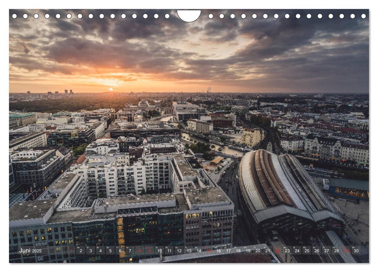 Bild: 9783435307128 | Berlin von oben (Wandkalender 2025 DIN A4 quer), CALVENDO...