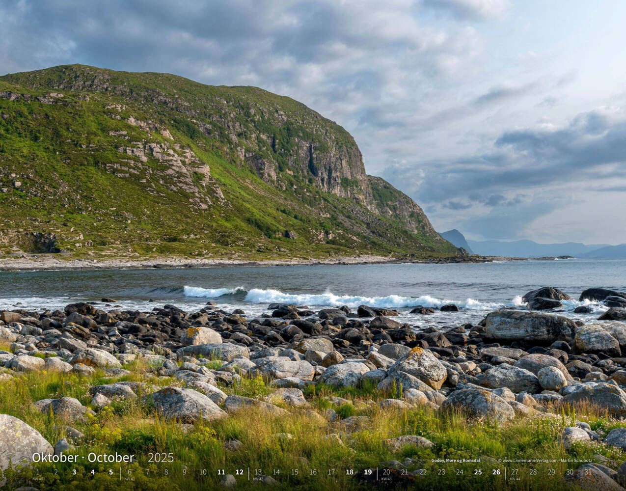 Bild: 9783862923359 | Norwegen 2025 Großformat-Kalender 58 x 45,5 cm | Norge - Norway | 2025