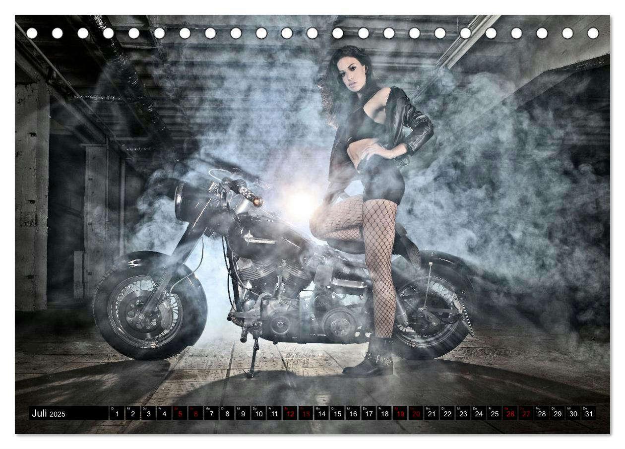 Bild: 9783435049479 | Motorräder und Sexy Girls (Tischkalender 2025 DIN A5 quer),...