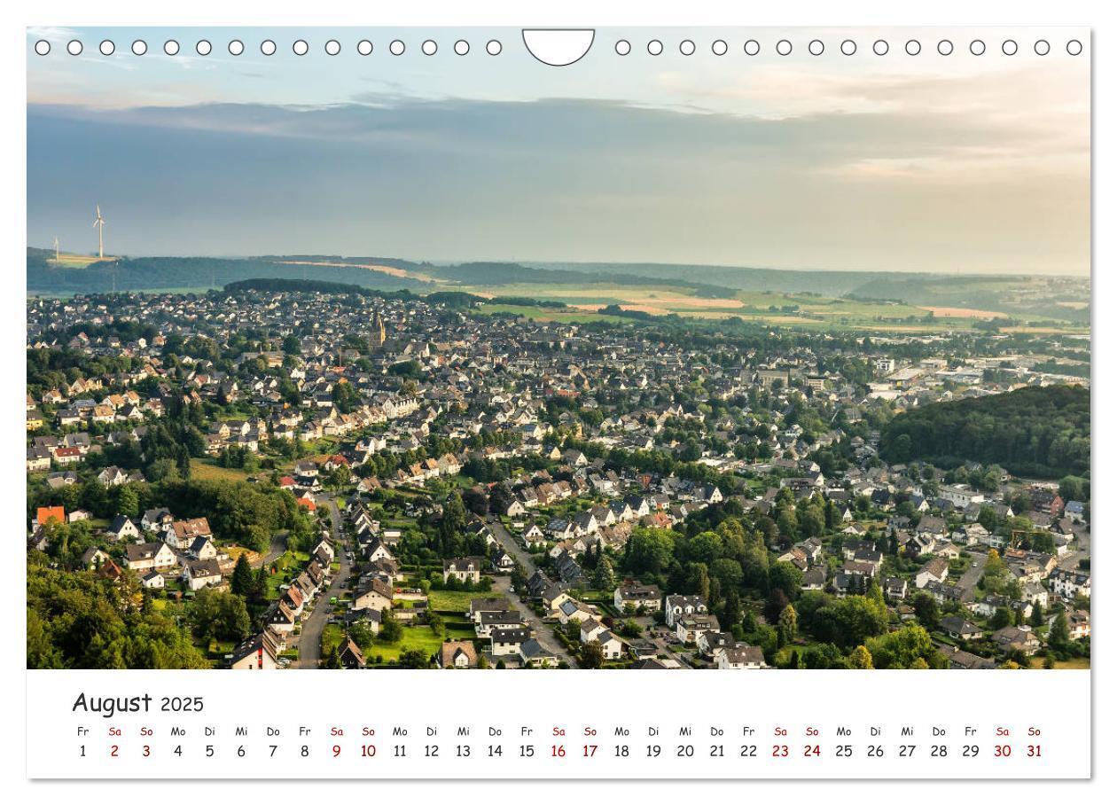 Bild: 9783435431946 | Das Sauerland bei Brilon aus der Vogelperspektive (Wandkalender...