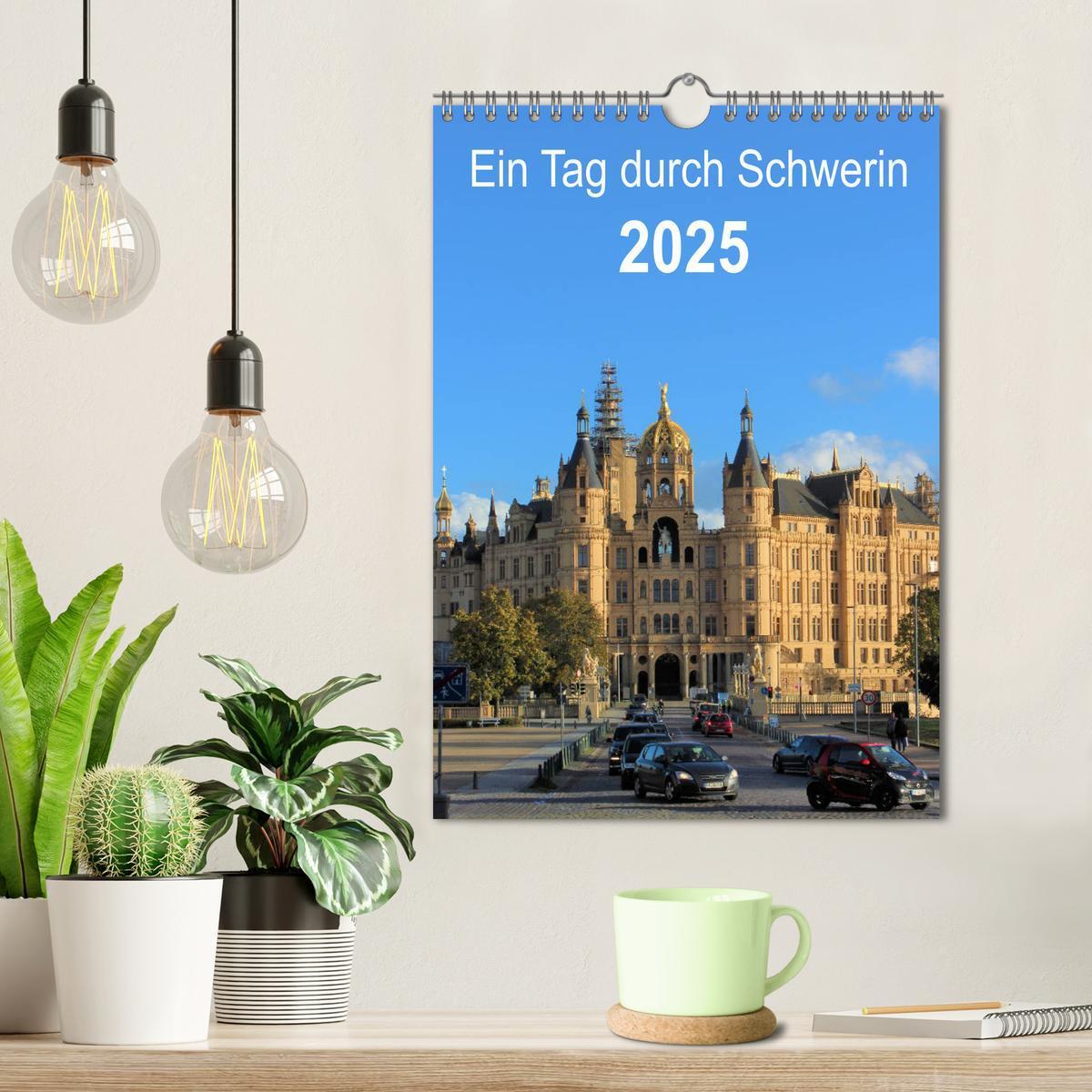 Bild: 9783435974344 | Ein Tag durch Schwerin (Wandkalender 2025 DIN A4 hoch), CALVENDO...