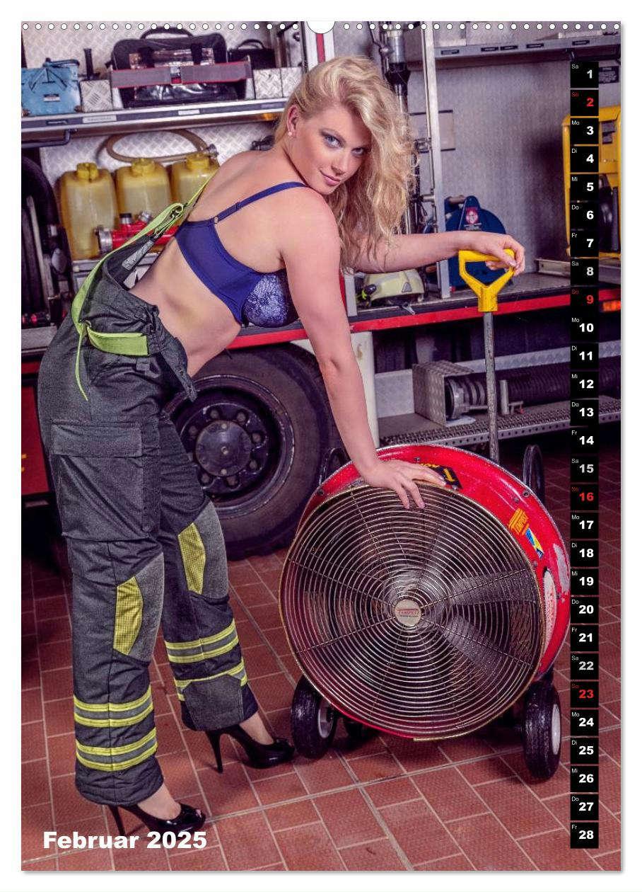 Bild: 9783457058015 | Feuerwehrkalender 2025 (Wandkalender 2025 DIN A2 hoch), CALVENDO...