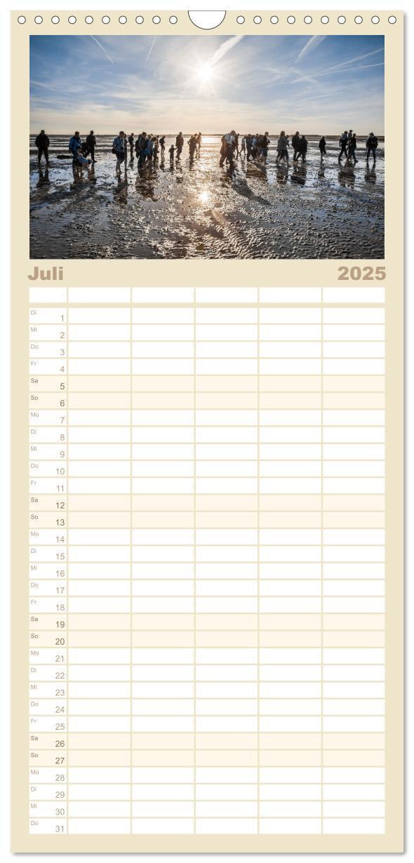 Bild: 9783457098189 | Familienplaner 2025 - Moin Spiekeroog mit 5 Spalten (Wandkalender,...