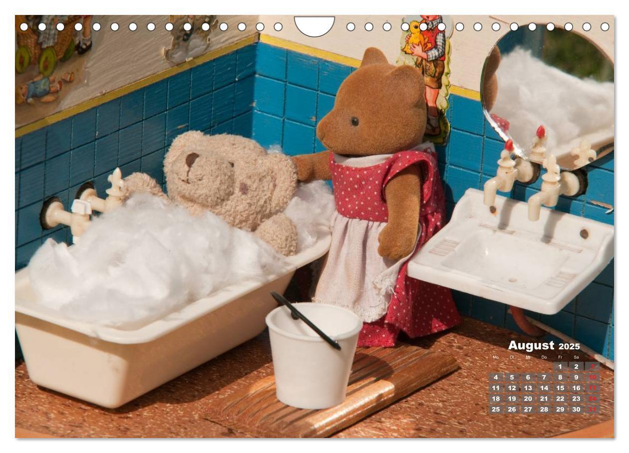 Bild: 9783435576586 | Geliebte Bären - Teddys (Wandkalender 2025 DIN A4 quer), CALVENDO...