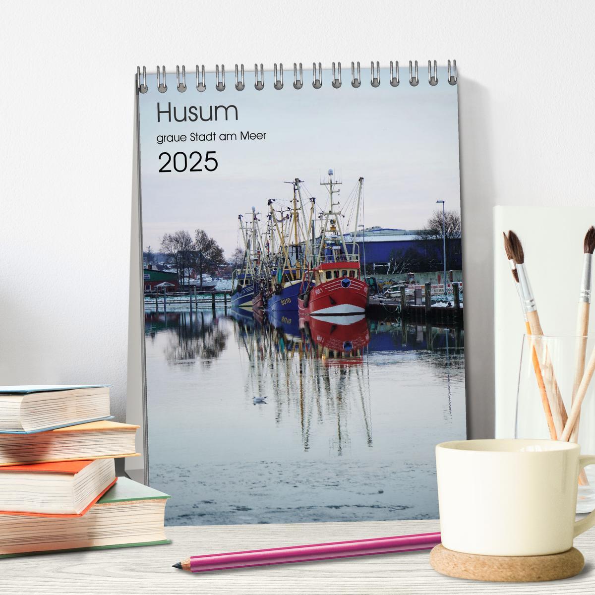 Bild: 9783457236062 | Husum - graue Stadt am Meer (Tischkalender 2025 DIN A5 hoch),...